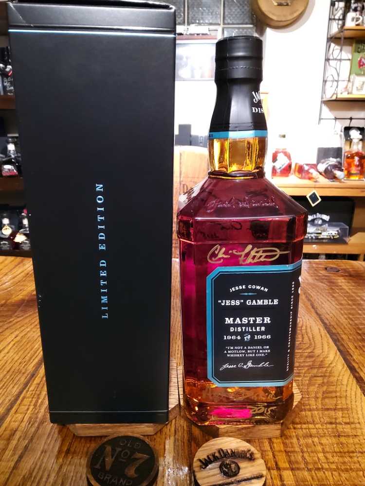 Master Distiller 4 - Jack Daniel‘s Distillery (750 mL) alcohol collectible [Barcode 082184065518] - Main Image 2
