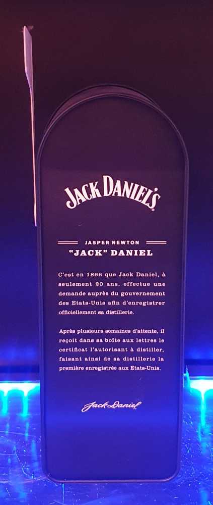 Mailbox - 2020 - Jack Daniel‘s Distillery (700 mL) alcohol collectible [Barcode 5099873218686] - Main Image 4
