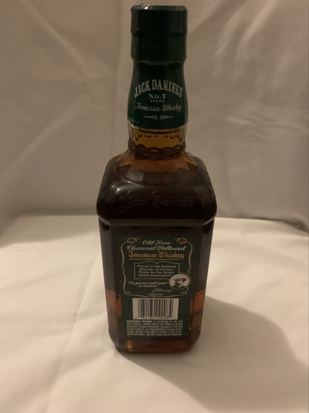 Green Label - Jack Daniel’s (750 mL) alcohol collectible [Barcode 082184090084] - Main Image 2