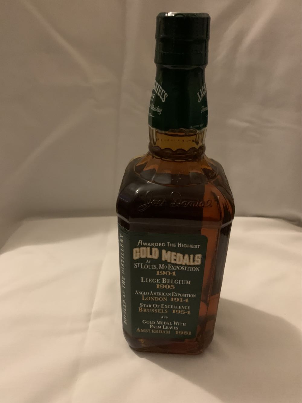 Green Label - Jack Daniel’s (750 mL) alcohol collectible [Barcode 082184090084] - Main Image 3