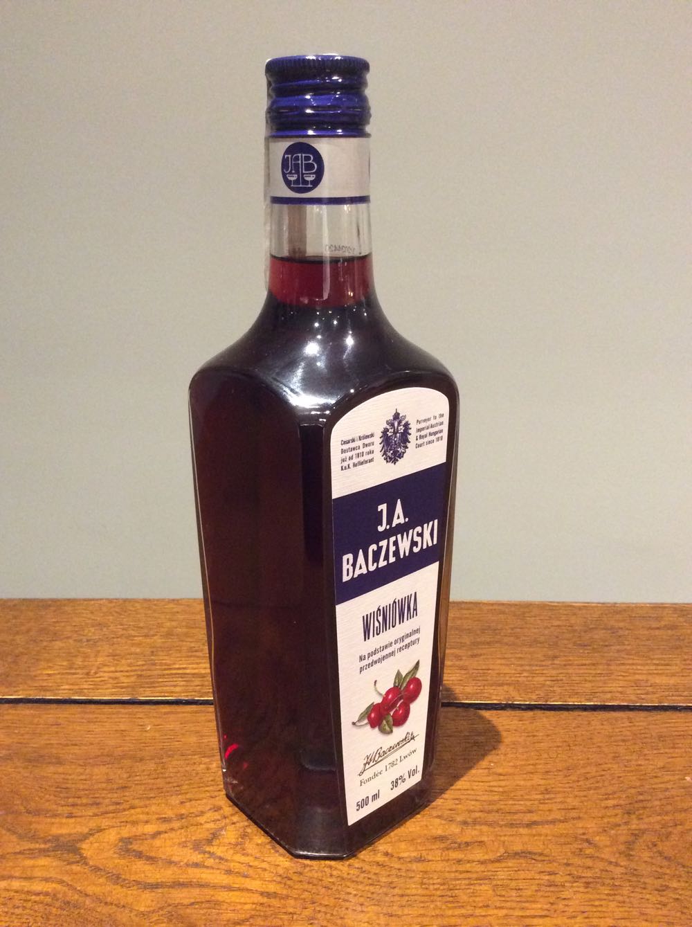 J.A. Baczewski Wiśniówka 500ml 38% Poland - J.A. Baczewski (500 mL) alcohol collectible [Barcode 9005870020371] - Main Image 3
