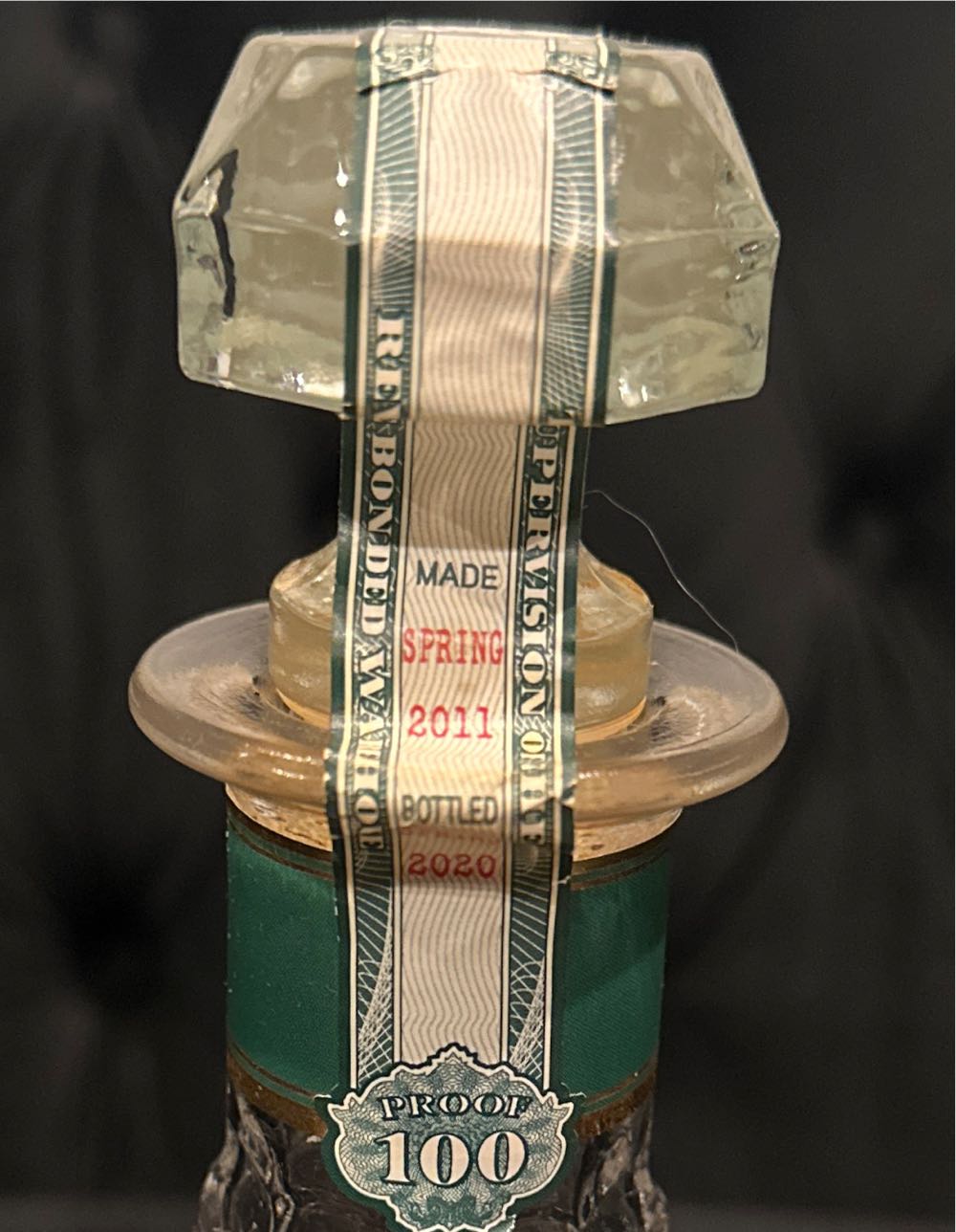 Old Fitzgerald 9 Yr - Heaven Hill Distilleries, Inc. (750mL) alcohol collectible [Barcode 096749002948] - Main Image 4