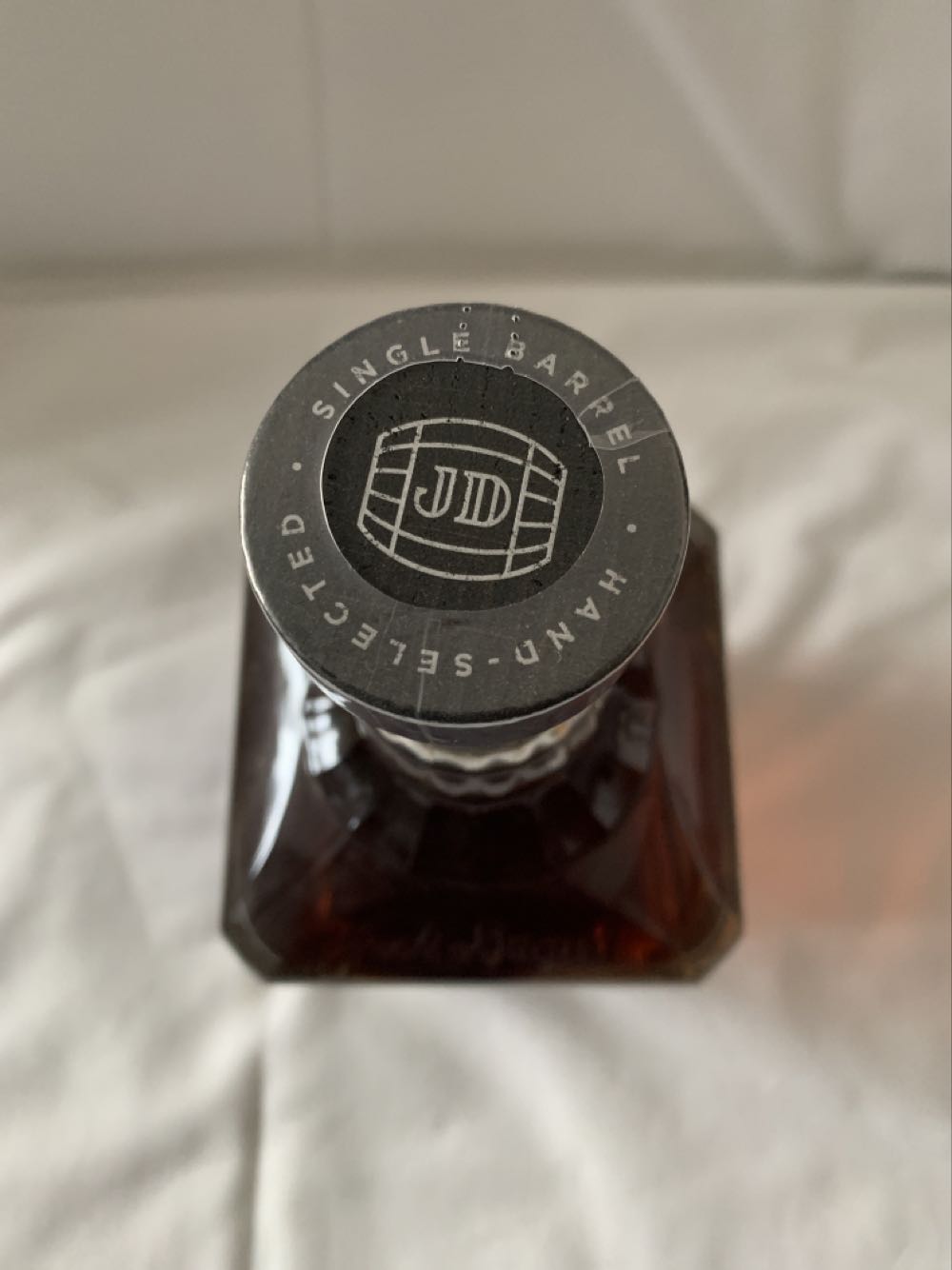 Single Barrel Select (3rd Gen) w/ Wooden Box - Jack Daniel Distillery (700 mL) alcohol collectible [Barcode 5099873088654] - Main Image 3