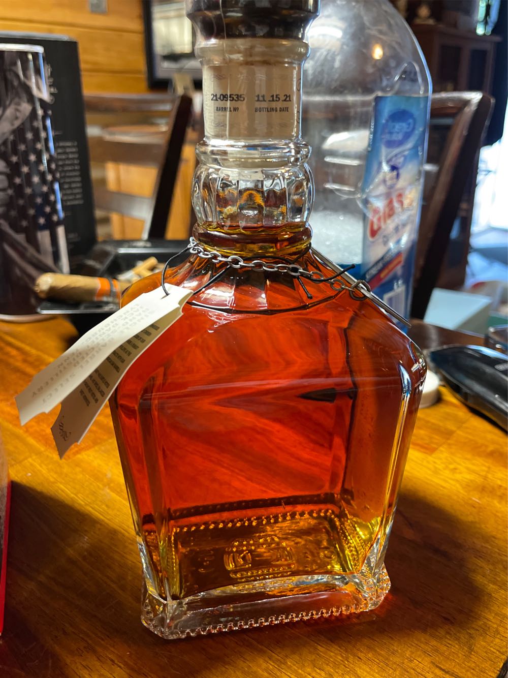 Single Barrel Select (3rd Gen) w/ Wooden Box - Jack Daniel Distillery (700 mL) alcohol collectible [Barcode 5099873088654] - Main Image 4