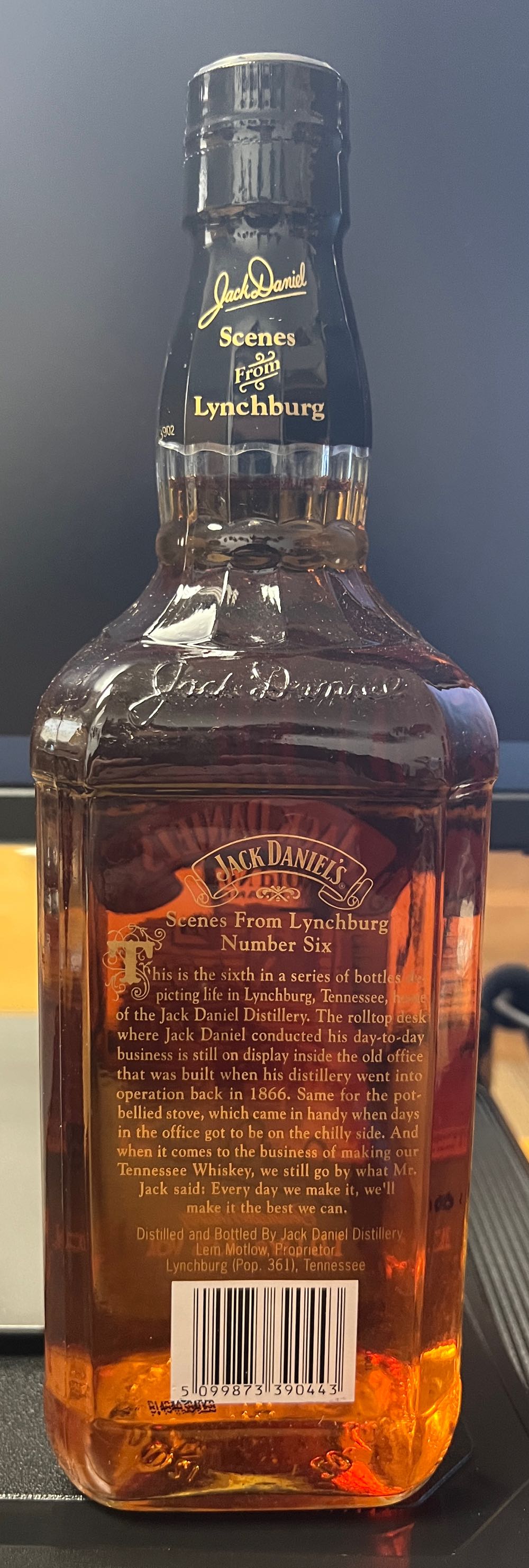 Scenes from Lynchburg #6 With Box 1 Liter - Jack Daniel’s (1 L) alcohol collectible [Barcode 5099873390443] - Main Image 2