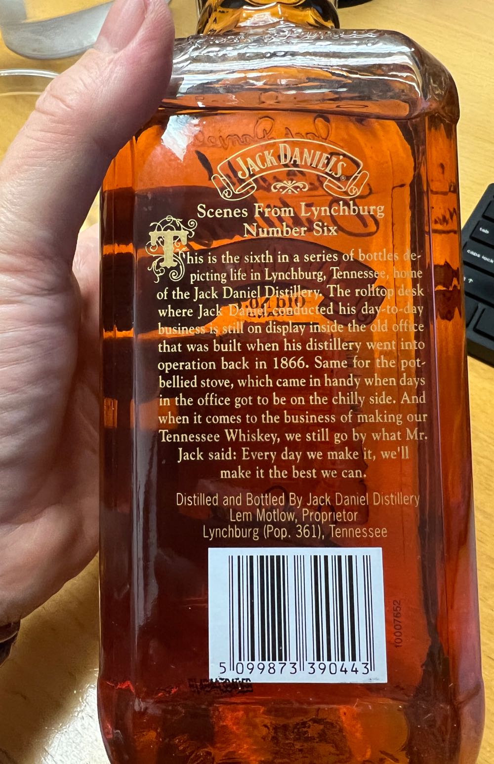 Scenes from Lynchburg #6 With Box 1 Liter - Jack Daniel’s (1 L) alcohol collectible [Barcode 5099873390443] - Main Image 3