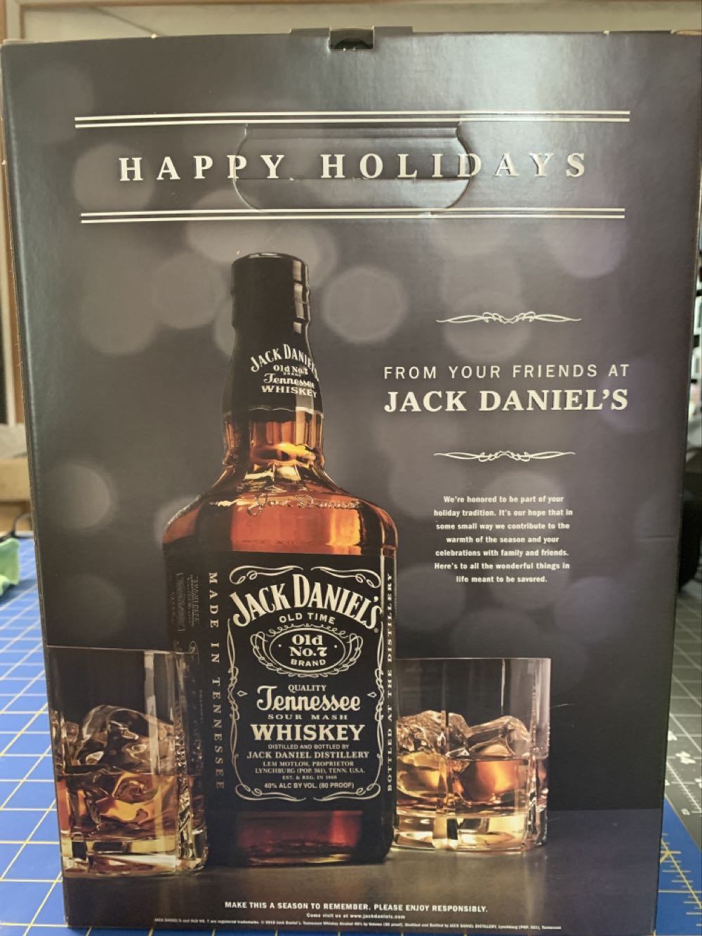 set Black Label 1.75L & Metal - Jack Daniel Distillery (1.75 L) alcohol collectible [Barcode 082184246740] - Main Image 2