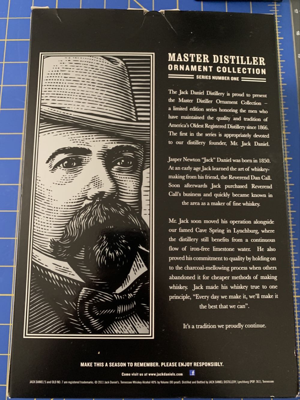Set Jasper Newton & Ornament Collection - Jack Daniel Distillery (750 mL) alcohol collectible [Barcode 082184237809] - Main Image 2