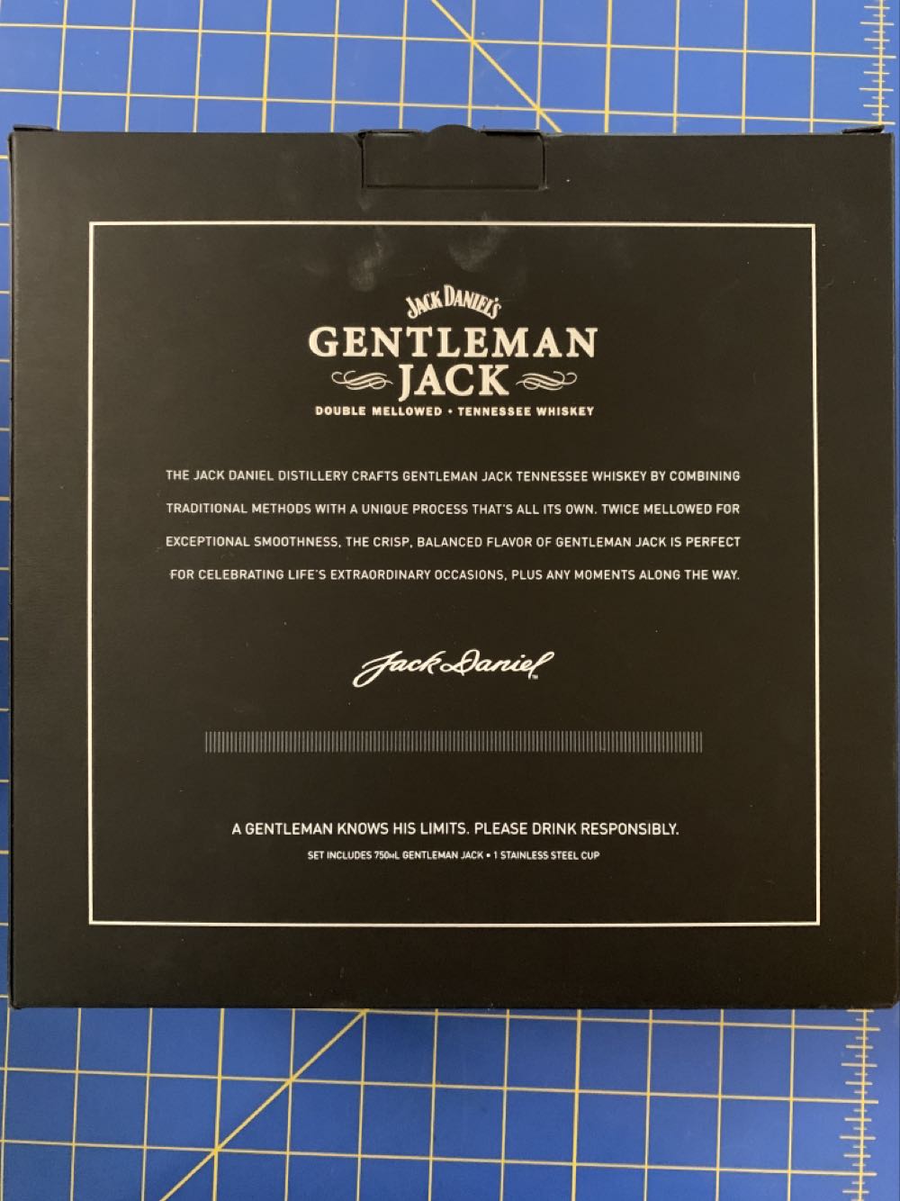 Jack Daniel’s Gentleman Jack Gift Set - Jack Daniel Distillery (750 mL) alcohol collectible [Barcode 082184203613] - Main Image 2
