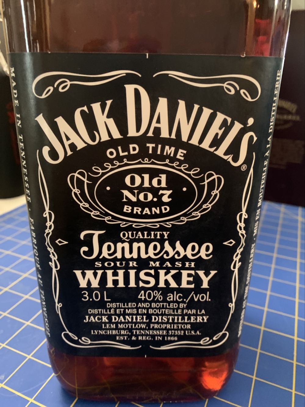 Jack Daniel’s 3L - Jack Daniel Distillery (3 L) alcohol collectible [Barcode 082184045114] - Main Image 2