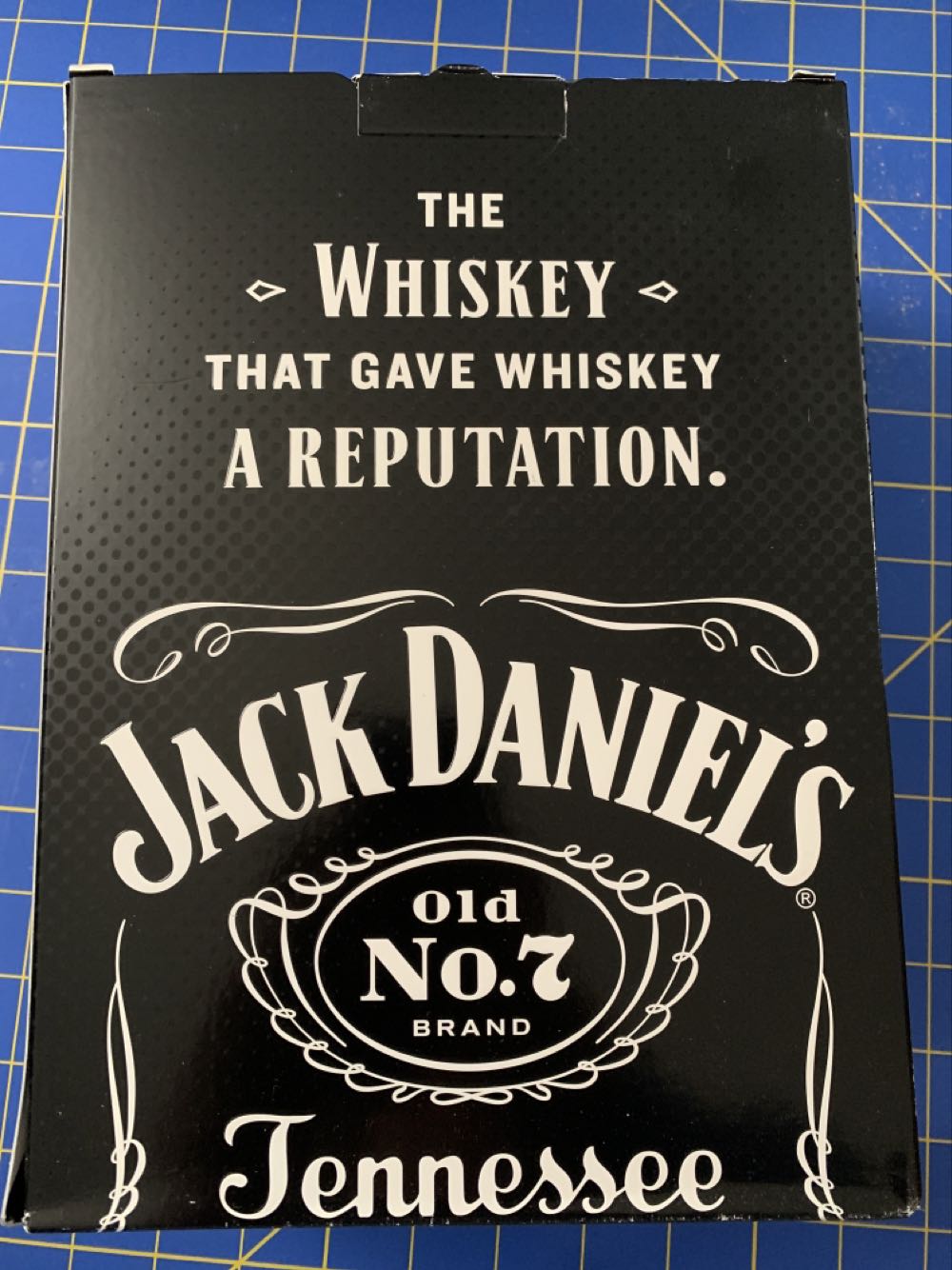 Jack Daniels Gift Set Box Tall Jack & Coke Glass - Jack Daniel Distillery (750 mL) alcohol collectible [Barcode 082184204795] - Main Image 2