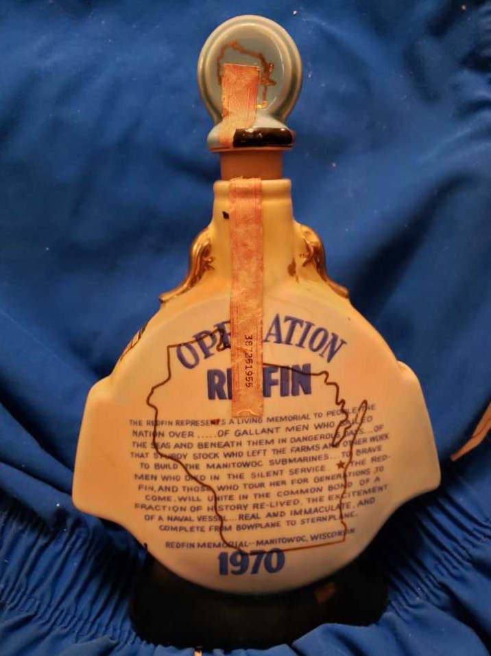 Manitowoc Submarine Memorial Association - Operation REDFIN - James B. Beam Distilling Co. (750 mL) alcohol collectible - Main Image 2