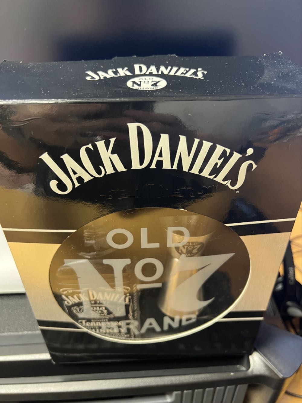 Set 1 Black Label With Metal Shots - Jack Daniel Distillery (375 mL) alcohol collectible [Barcode 082184090510] - Main Image 4