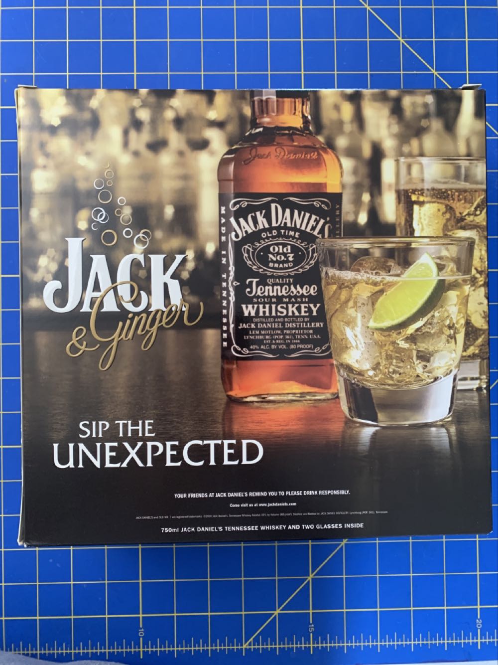 Jack Daniel’s & Ginger Gift Set - Jack Daniel Distillery (750 mL) alcohol collectible [Barcode 082184220450] - Main Image 2