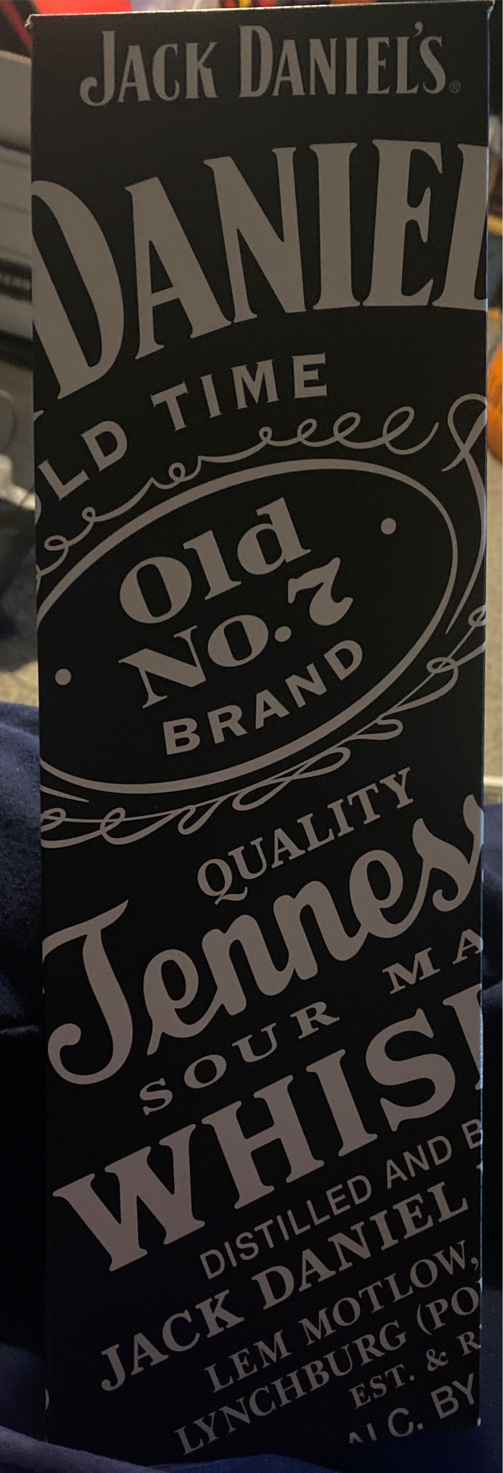 Jack Daniels Old No 7 Sour Mash - Jack Daniel’s (1.75 L) alcohol collectible [Barcode 082184090428] - Main Image 3