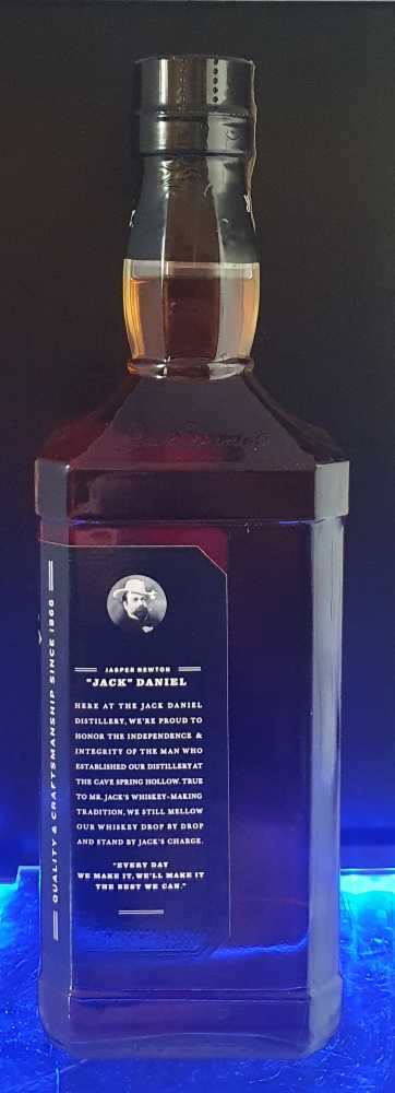 Black Label - Jack Daniels Distillery (1.75 L) alcohol collectible [Barcode 5099873045152] - Main Image 3