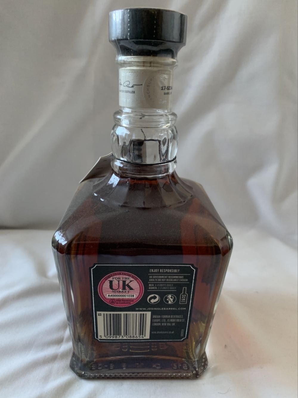 Personal Selection SB Scorpio - Jack Daniels’ Distillery (700 mL) alcohol collectible [Barcode 5099873088654] - Main Image 2