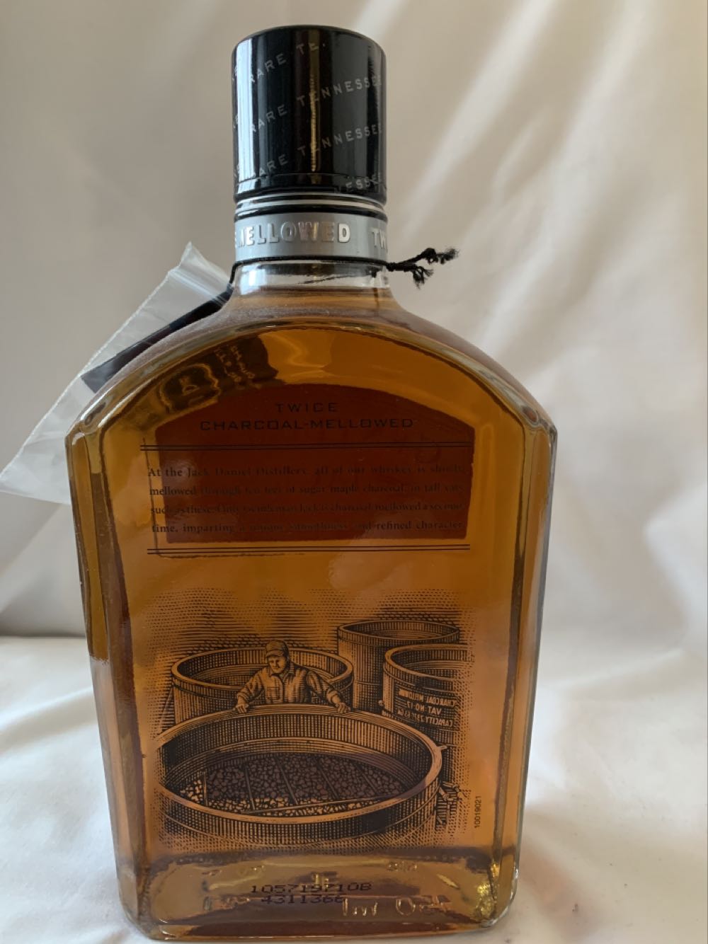 Gentleman Jack - Gen 4 - Twice Charcoal Mellowed - Jack Daniel Distillery (750 mL) alcohol collectible [Barcode 082184019221] - Main Image 2
