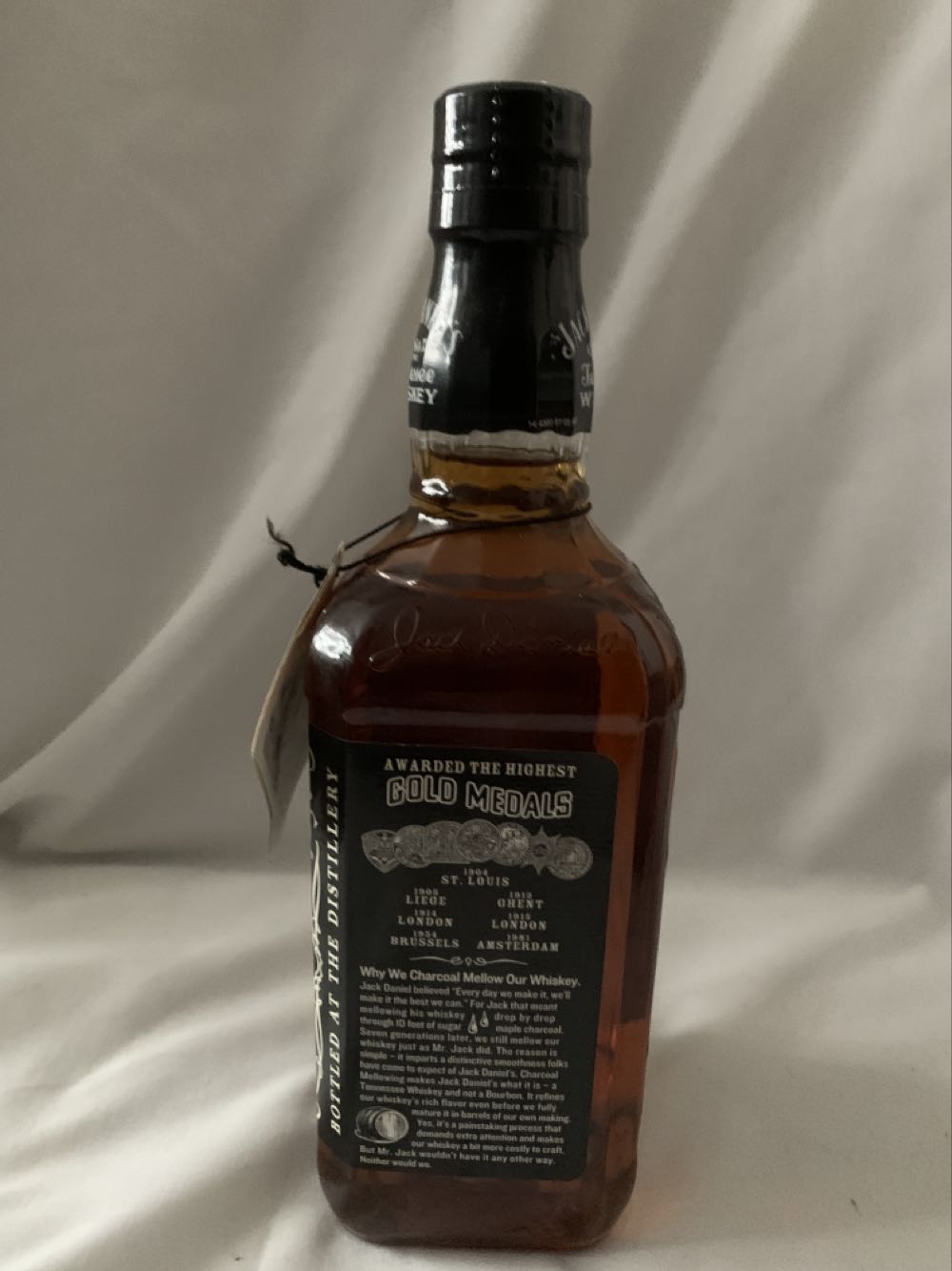 Black Label- Heritage Bottle - Jack Daniel’s (700 mL) alcohol collectible [Barcode 5099873089798] - Main Image 2