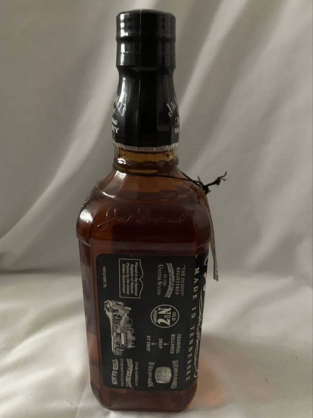 Black Label- Heritage Bottle - Jack Daniel’s (700 mL) alcohol collectible [Barcode 5099873089798] - Main Image 3