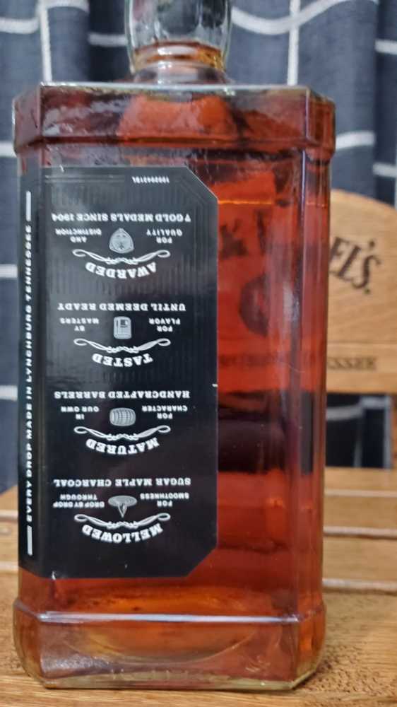 Upside Down Label - Jack Daniel‘s Distillery (1.5 L) alcohol collectible - Main Image 3