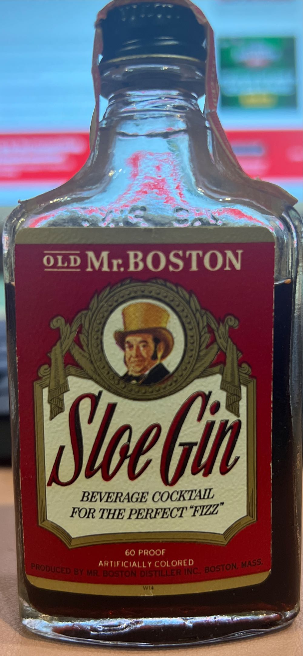 Mr. Boston Sloe Gin 1l - Mr. Boston Distiller (1 L) alcohol collectible [Barcode 089000012831] - Main Image 3