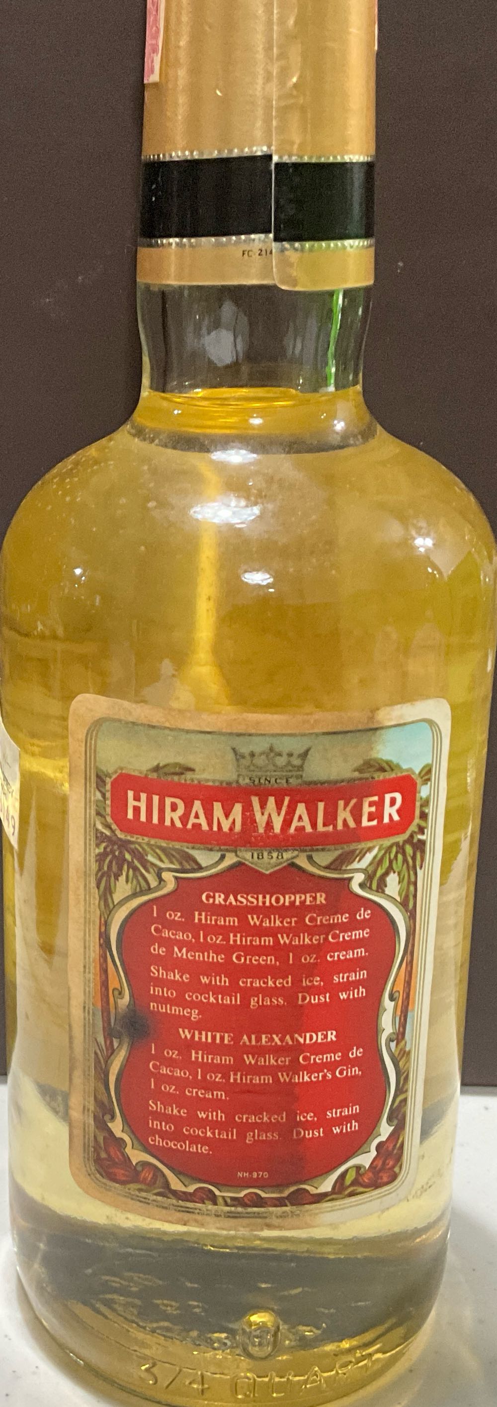 Hiram Walker Creme De Cacao - Hiram Walker (375 mL) alcohol collectible [Barcode 089540145266] - Main Image 2