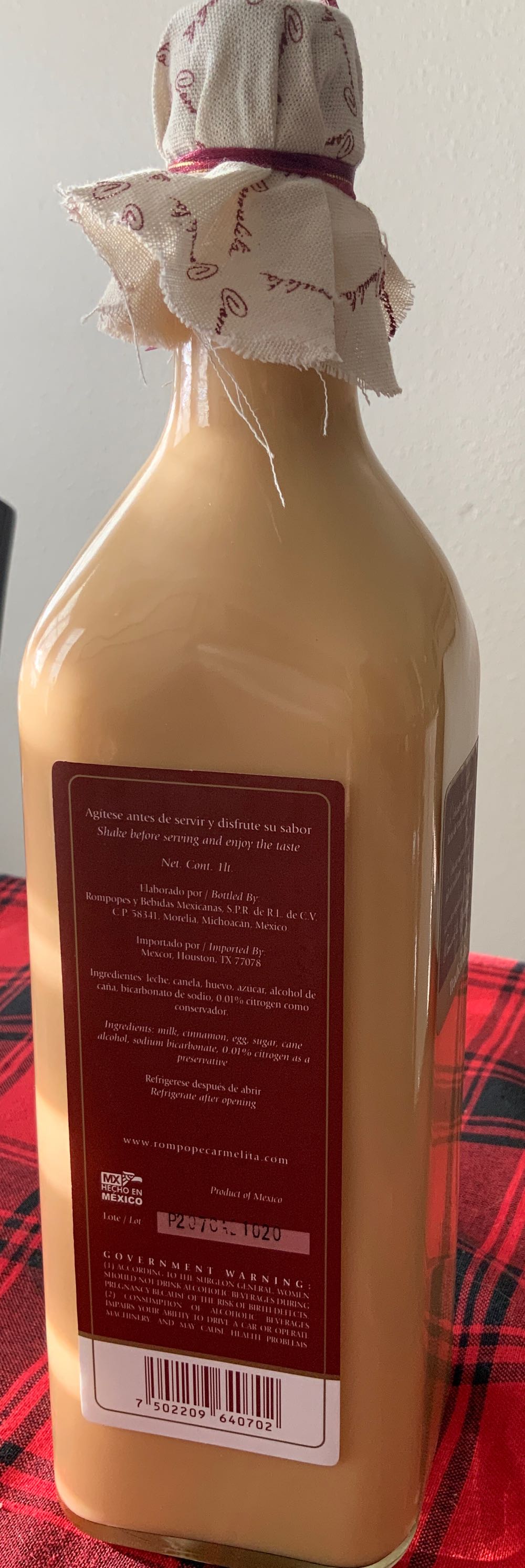 Carmelita Rompope Artesanal - Rompopes Y Bebidas Mexicanas, S.P.R de R.I. de C.V.C.P (1 L) alcohol collectible [Barcode 7502209640702] - Main Image 2