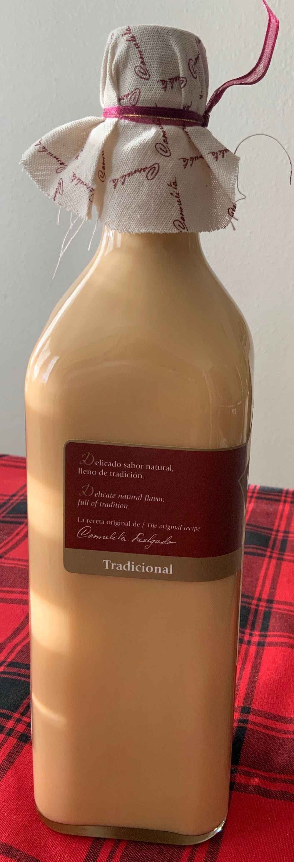 Carmelita Rompope Artesanal - Rompopes Y Bebidas Mexicanas, S.P.R de R.I. de C.V.C.P (1 L) alcohol collectible [Barcode 7502209640702] - Main Image 3