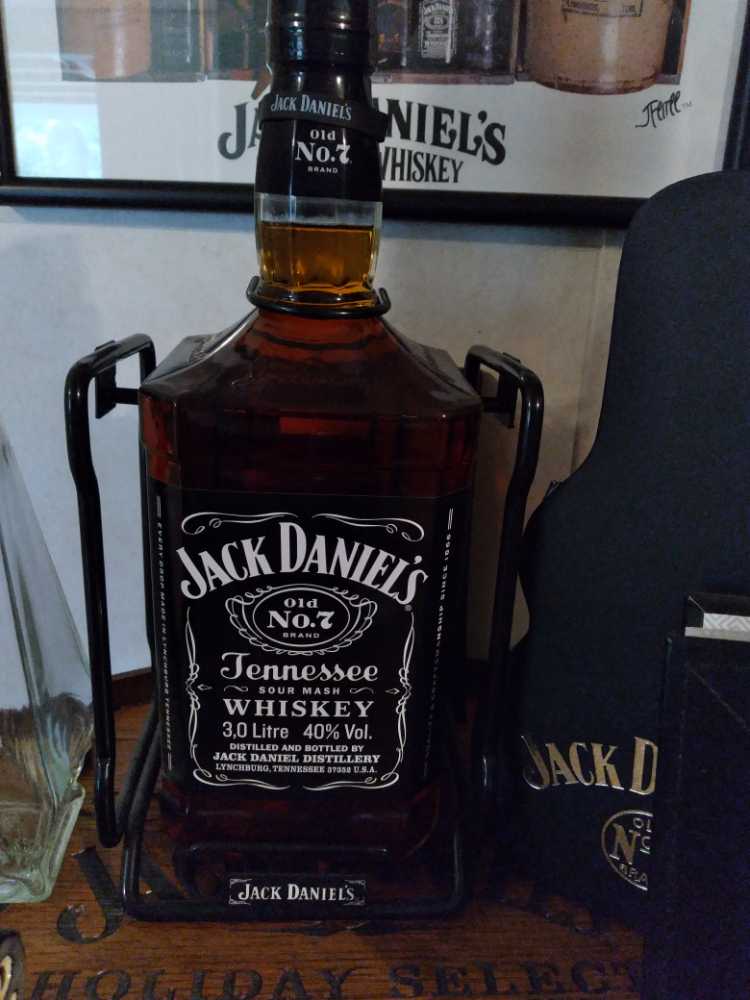 3 Liter Cradle Gift Set - Jack Daniel Distillery (3 L) alcohol collectible - Main Image 2