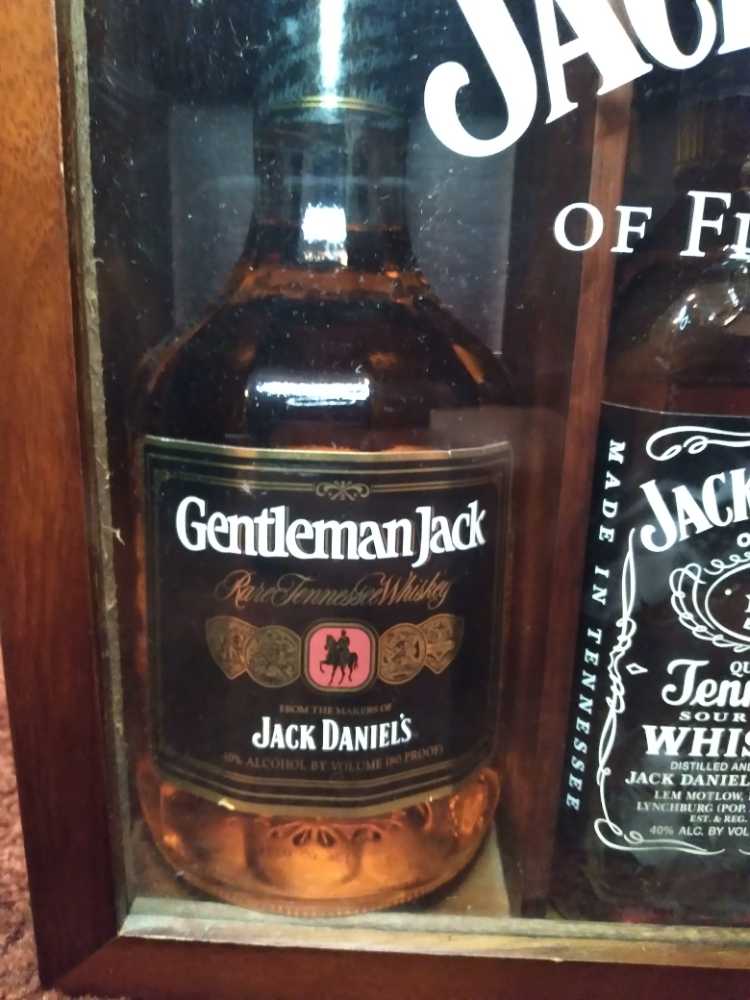 Family Of Fine Whiskeys - Jack Daniel Distillery (750 mL) alcohol collectible [Barcode 082184201503] - Main Image 2