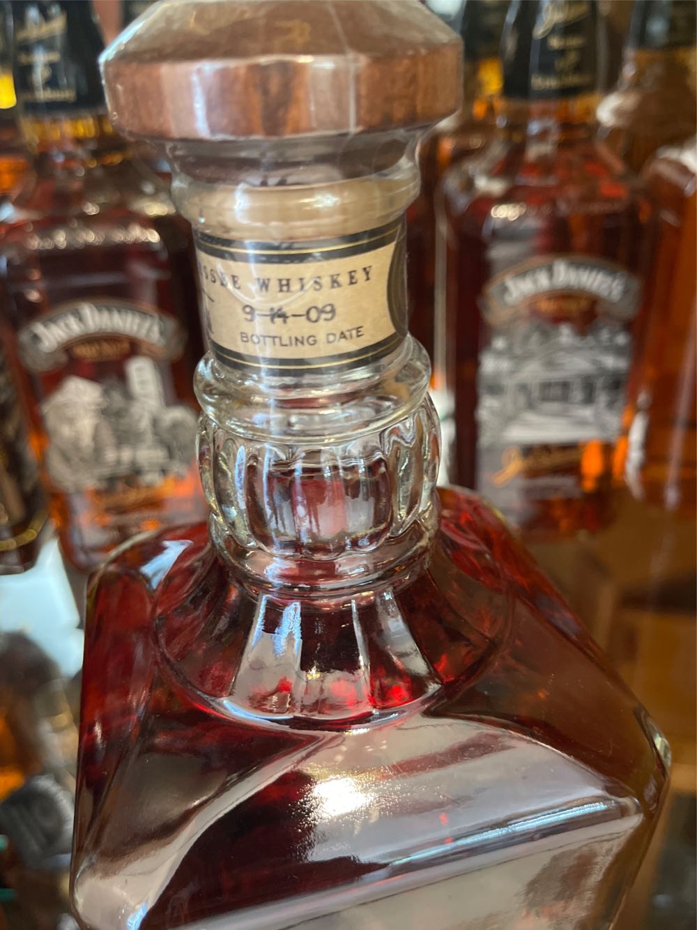 Jack Daniel’s Single Barrel Select - Jack Daniels Distillery (750 mL) alcohol collectible [Barcode 082184087008] - Main Image 3