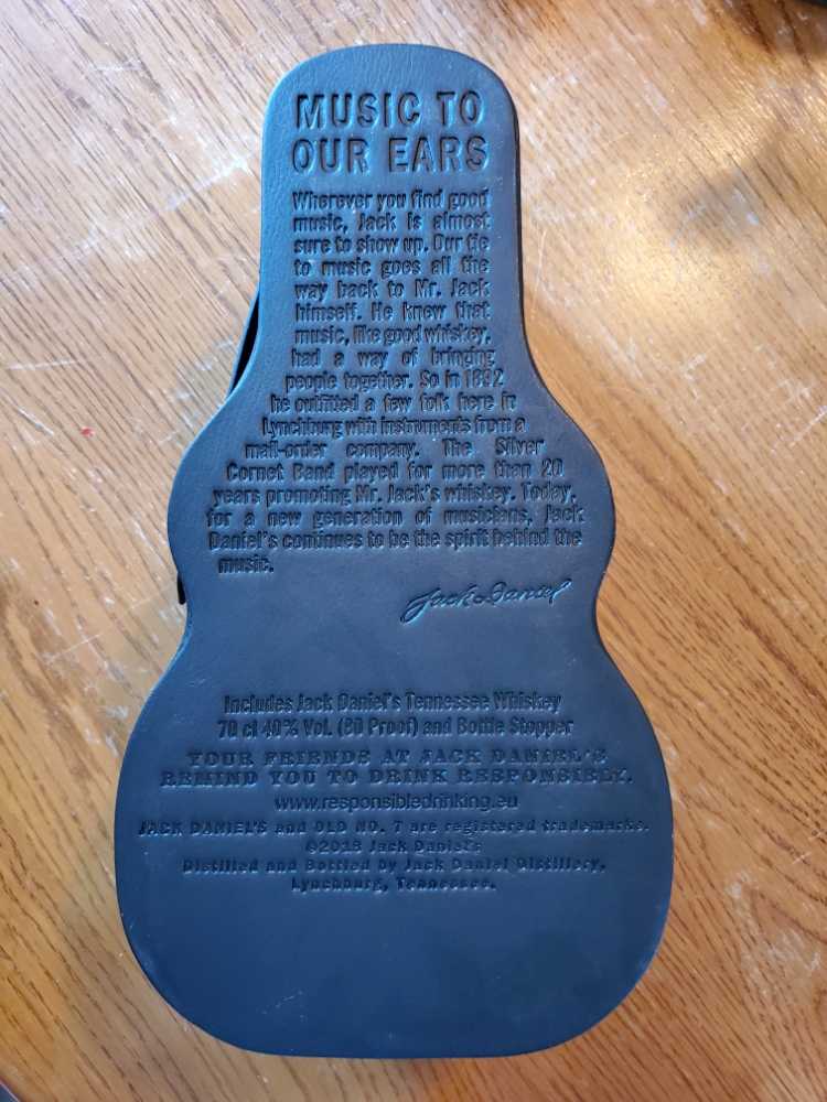 Guitar Case (Poland) - Jack Daniel Distillery (700 mL) alcohol collectible [Barcode 5099873089798] - Main Image 3