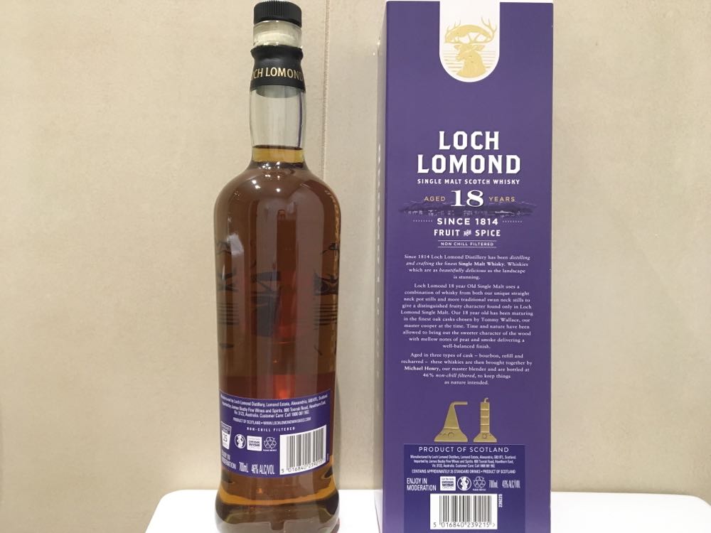 Loch Lomond 18 Year Old Highland Single Malt Scotch Whisky  (700 mL) alcohol collectible [Barcode 5016840239215] - Main Image 3