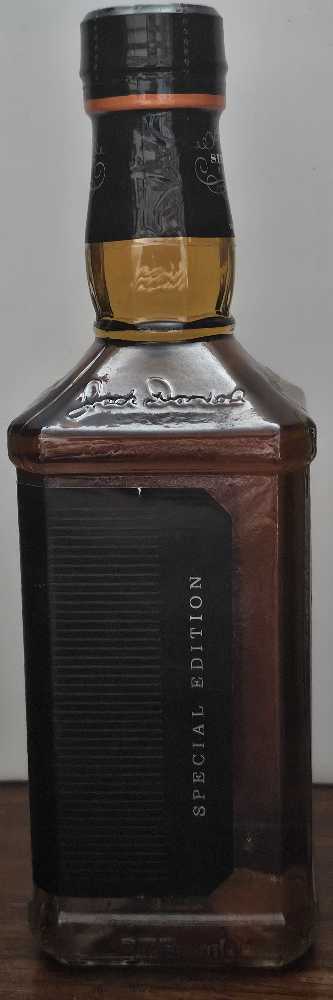 Sinatra Select - Jack Daniel Distillery (375 mL) alcohol collectible [Barcode 082184003787] - Main Image 4