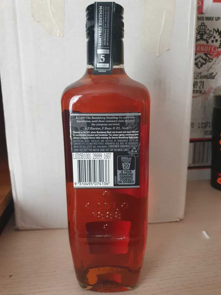 Founding Fathers  - The Bundaberg Distilling Company (700 mL) alcohol collectible [Barcode 9310495074136] - Main Image 2