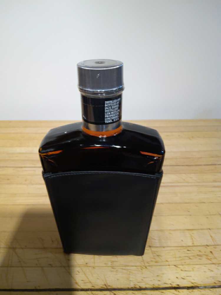 Monogram Gentleman Jack 2004 - Jack Daniel‘s Distillery (750 mL) alcohol collectible - Main Image 2