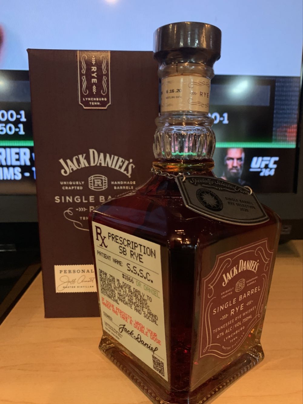 Peach State Squire #3 - Jack Daniel Distillery (750 mL) alcohol collectible [Barcode 082184004272] - Main Image 3