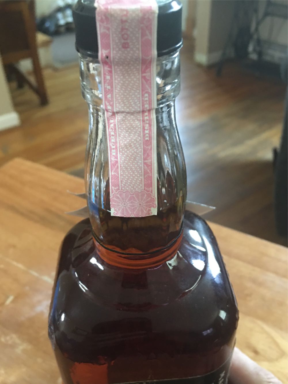 1989 Jack Daniels Black Label  (750 mL) alcohol collectible - Main Image 2