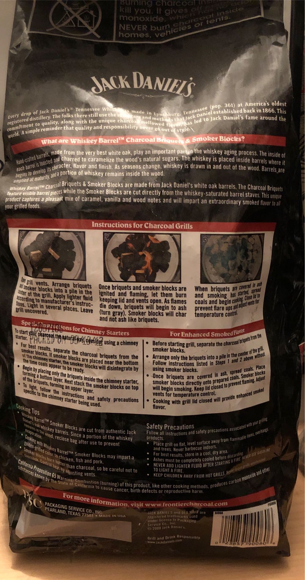 BBQ : WHISKEY BARREL CHARCOAL BRIQUETTES AND SMOKER BLOCKS  alcohol collectible [Barcode 023857900606] - Main Image 2