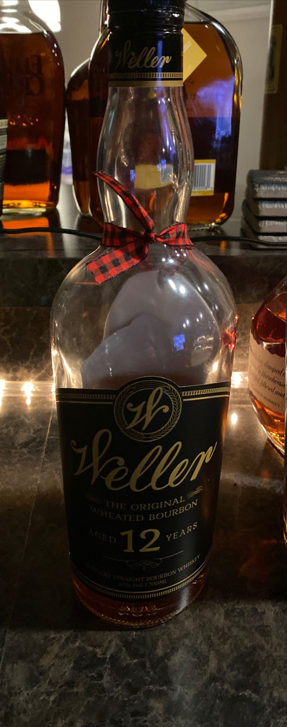 Weller 12 - Buffalo Trace Distillery (750 mL) alcohol collectible [Barcode 088004027711] - Main Image 2