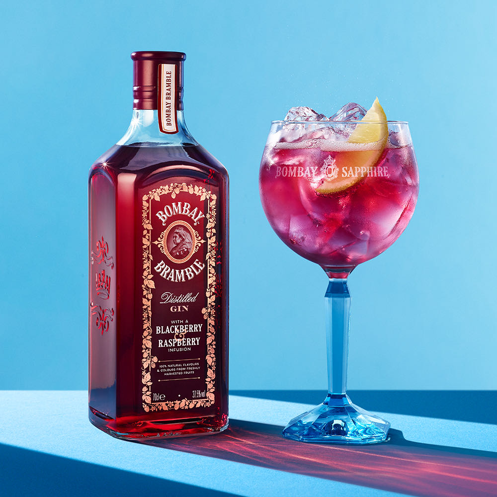 Bombay Bramble Gin - Bombay Sapphire Distillery (700 mL) alcohol collectible [Barcode 7640175742591] - Main Image 2