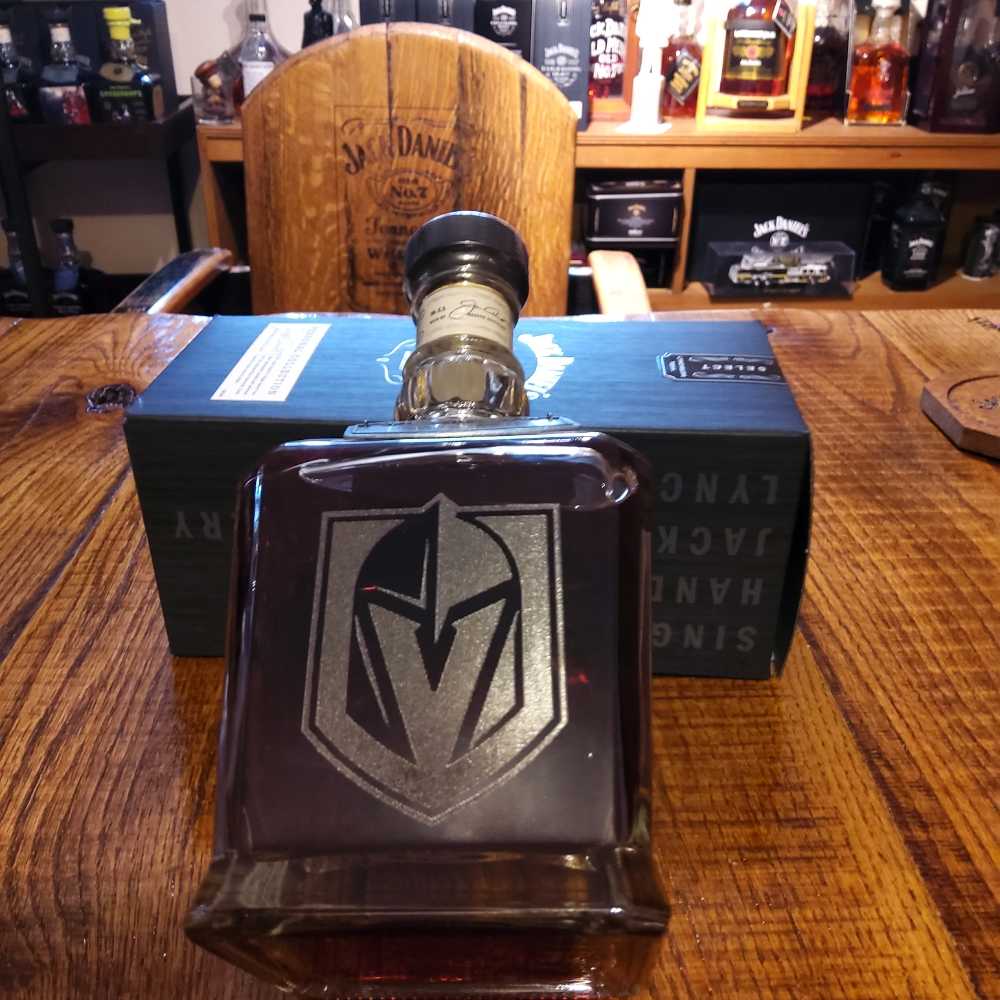 Single Barrel Select #VEGASBORN 11-21-18 - Jack Daniel‘s Distillery (750 mL) alcohol collectible - Main Image 3