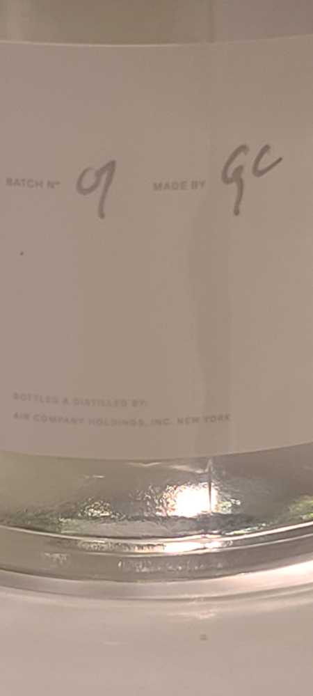 AIR - Air Company Holding Inc. (750 mL) alcohol collectible [Barcode 680585365864] - Main Image 2