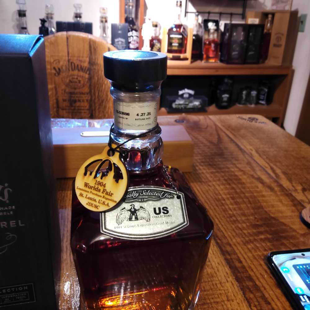 US Coll. Single Barrel Select 4-27-21 - Jack Daniel‘s Distillery (750 mL) alcohol collectible - Main Image 2