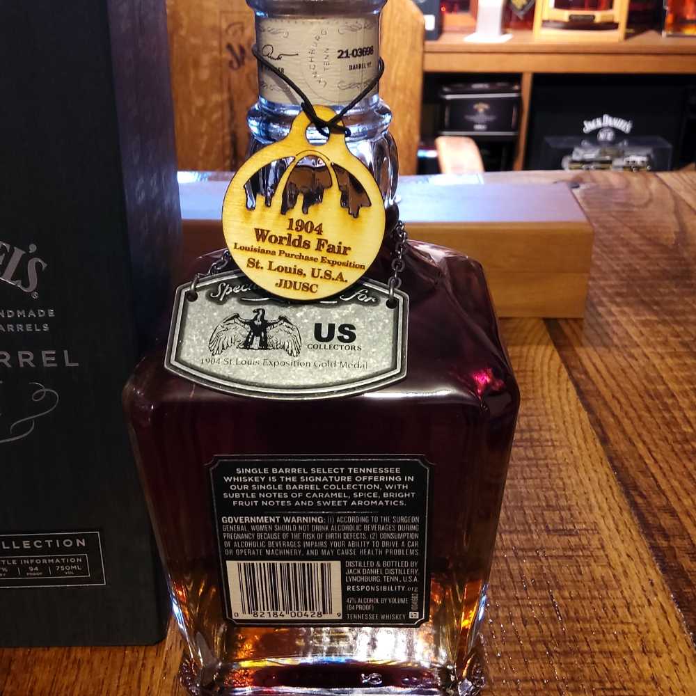 US Coll. Single Barrel Select 4-27-21 - Jack Daniel‘s Distillery (750 mL) alcohol collectible - Main Image 3