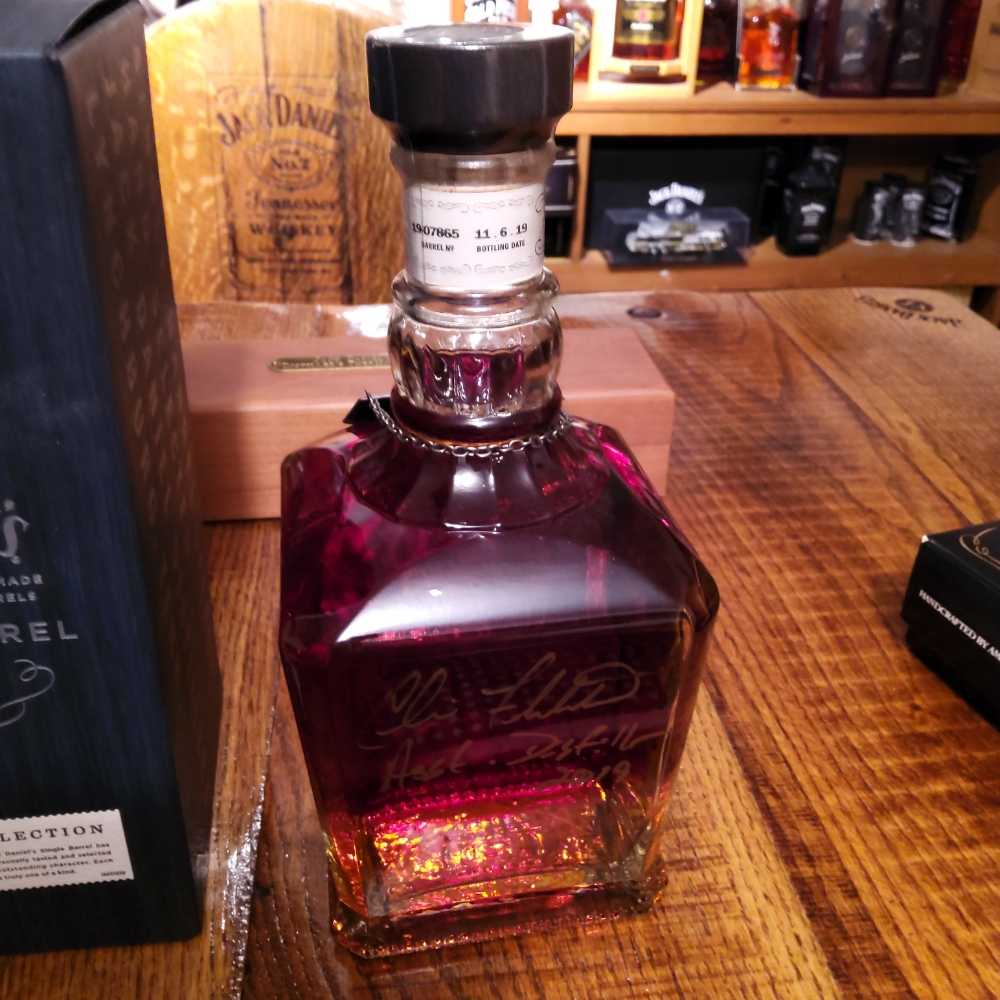 Single Barrel Select Tenn. Squire Association 2018 11-06-19 - Jack Daniels’ Distillery (750 mL) alcohol collectible - Main Image 3