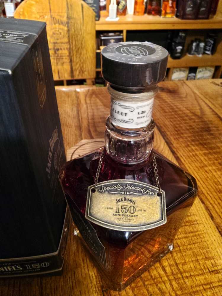 Single Barrel Select Singapore Airport 150th Ann. 3-3-16 - Jack Daniel‘s Distillery (750 mL) alcohol collectible - Main Image 4