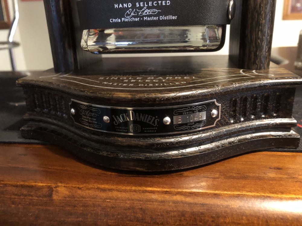 Jack Daniels Single Select With Barrel - Jack Daniels Distillery (700 mL) alcohol collectible [Barcode 9310733102416] - Main Image 2