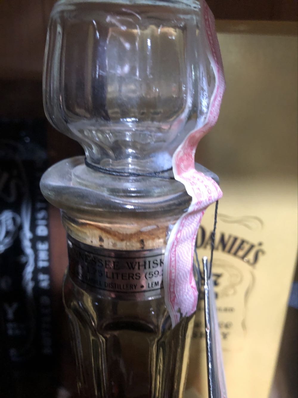 LIQUOR : 1984 Inaugural Decanter  alcohol collectible - Main Image 2